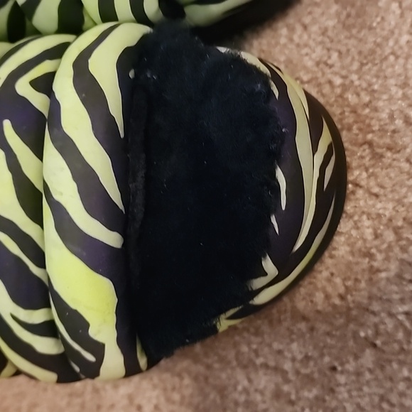 UGG Maxi SlideTiger Print Platform Sandals - Picture 3 of 14